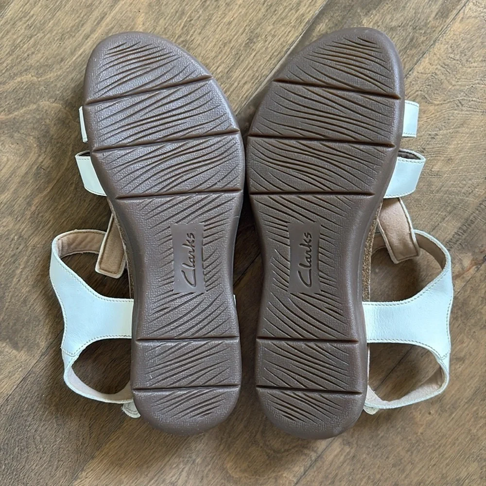 Clarks April Cove White Leather Sandals Size 11